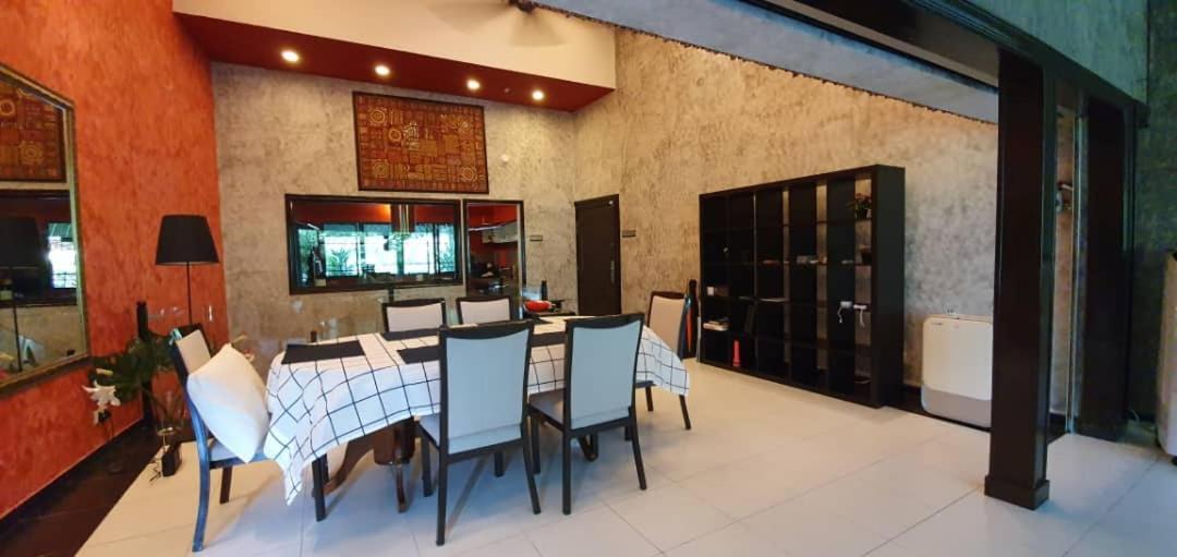 Zoo Villa With Private Pool @ Ampang Kl Экстерьер фото